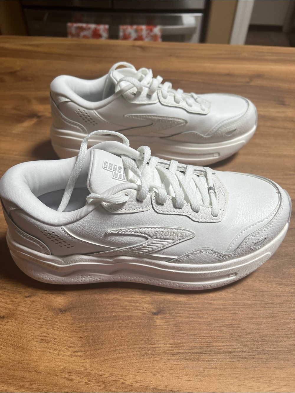 Brand New Never Worn Brooks Ghost Max Shoes